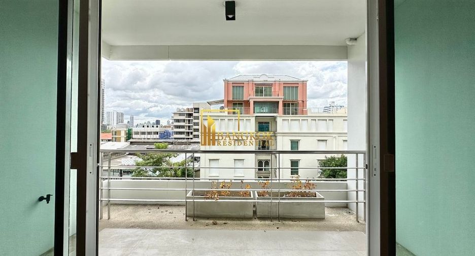 For rent 2 ベッドルーム condo in Yan Nawa, Bangkok