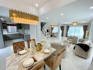 For sale 5 bed villa in Pratumnak, Pattaya