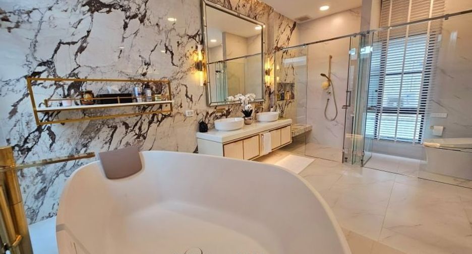 For rent and for sale 5 bedrooms house in Saphan Sung, Bangkok
