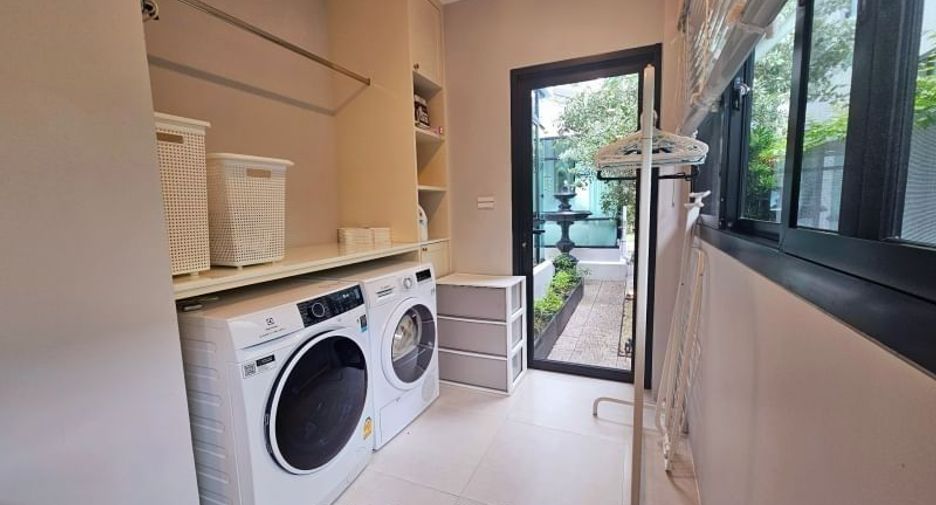 For rent and for sale 5 bedrooms house in Saphan Sung, Bangkok