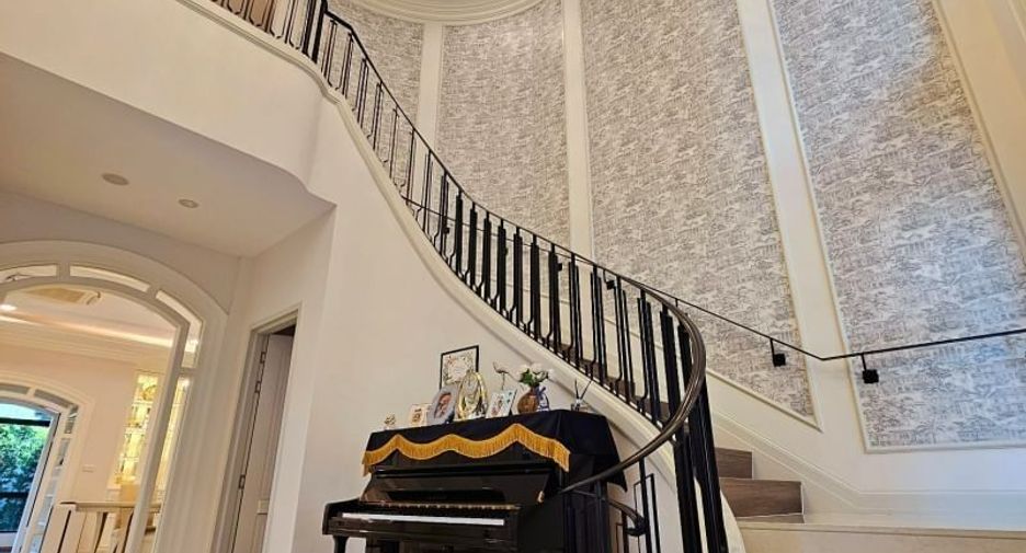 For rent and for sale 5 bedrooms house in Saphan Sung, Bangkok