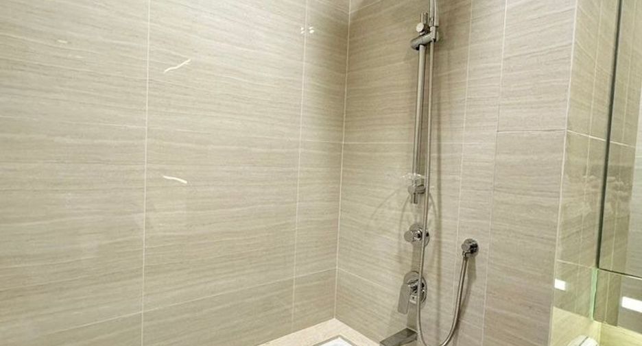 For rent and for sale 3 bedrooms condo in Watthana, Bangkok