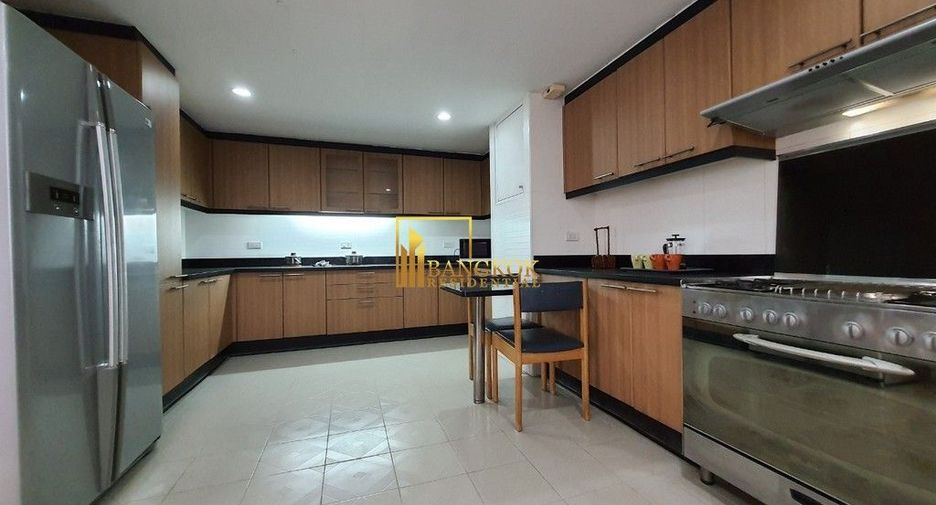 For rent 3 bedrooms apartment in Khlong Toei, Bangkok