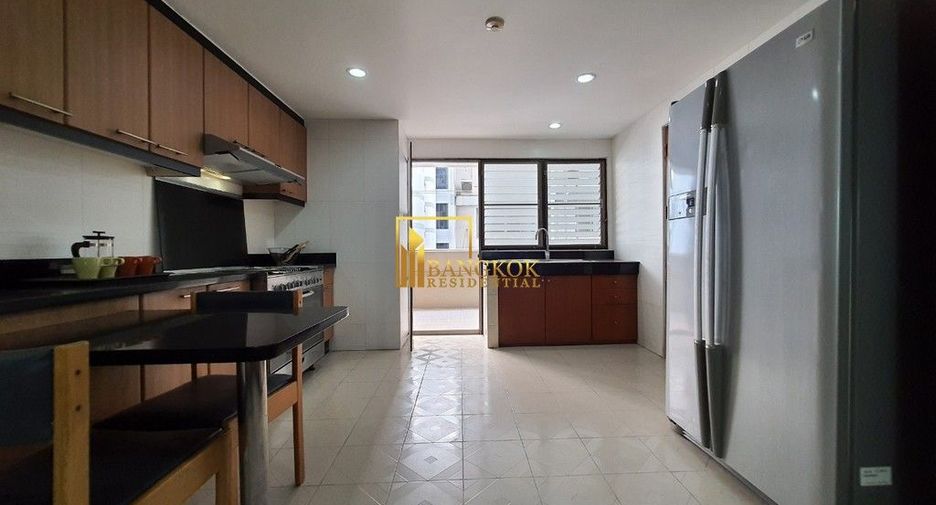For rent 3 bedrooms apartment in Khlong Toei, Bangkok