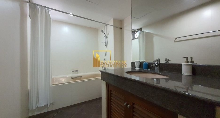 For rent 3 bedrooms apartment in Khlong Toei, Bangkok