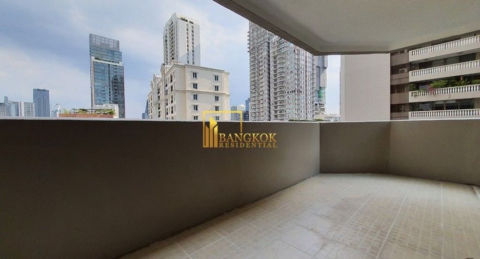 For rent 3 bedrooms apartment in Khlong Toei, Bangkok
