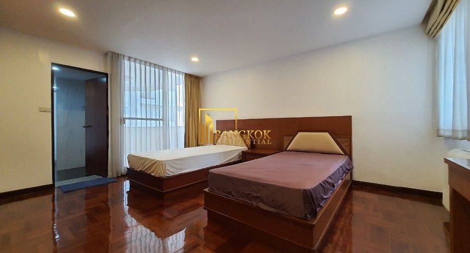 For rent 3 bedrooms apartment in Khlong Toei, Bangkok