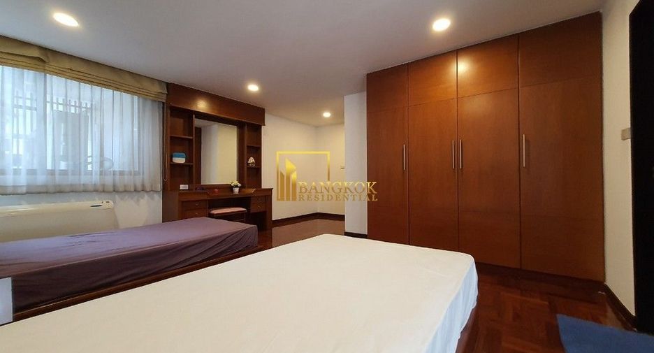 For rent 3 bedrooms apartment in Khlong Toei, Bangkok