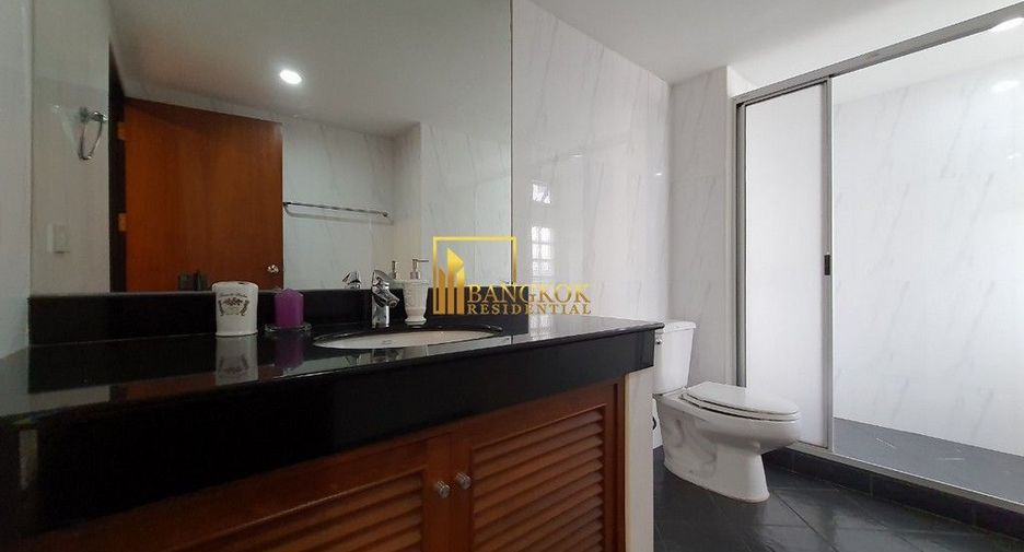 For rent 3 bedrooms apartment in Khlong Toei, Bangkok