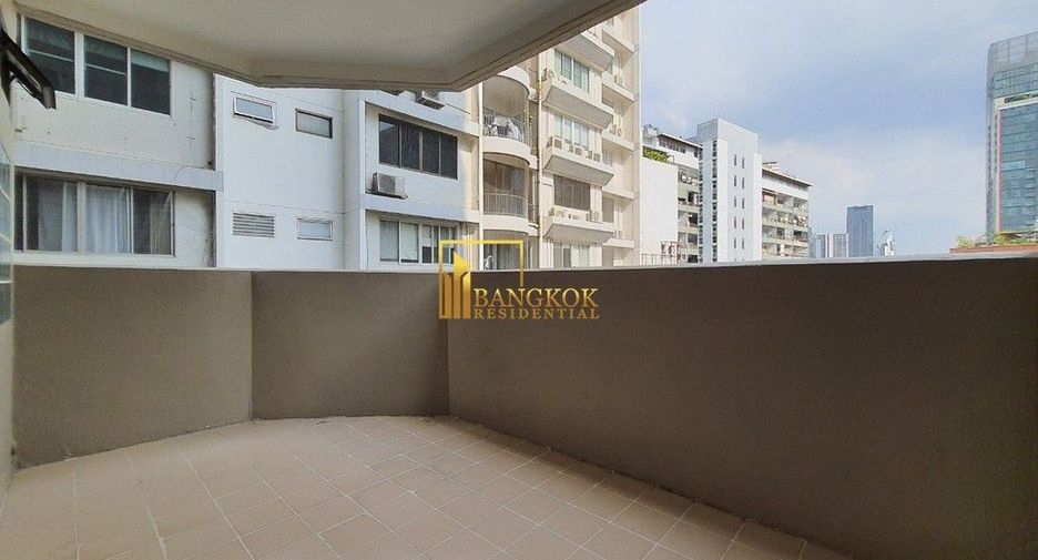 For rent 3 bedrooms apartment in Khlong Toei, Bangkok