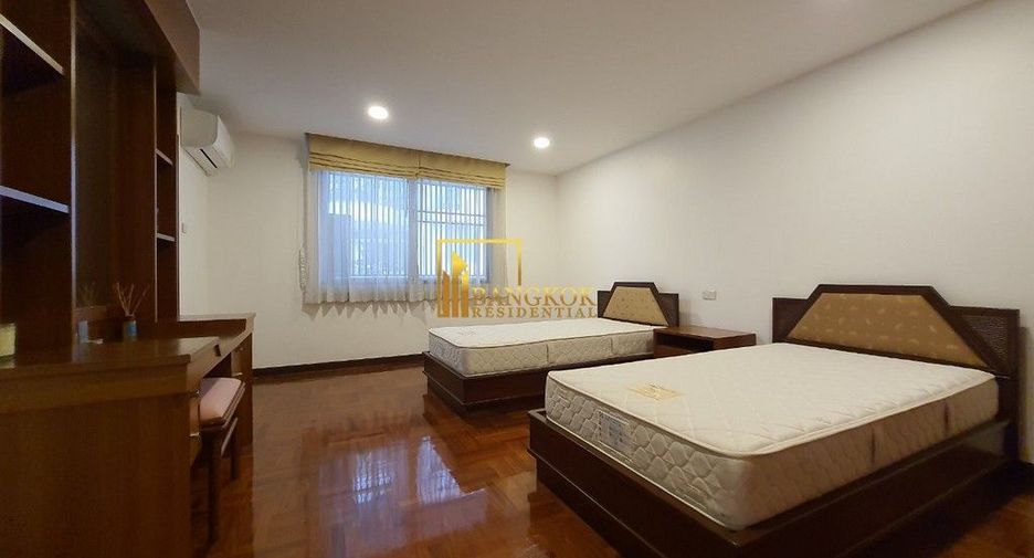 For rent 3 bedrooms apartment in Khlong Toei, Bangkok