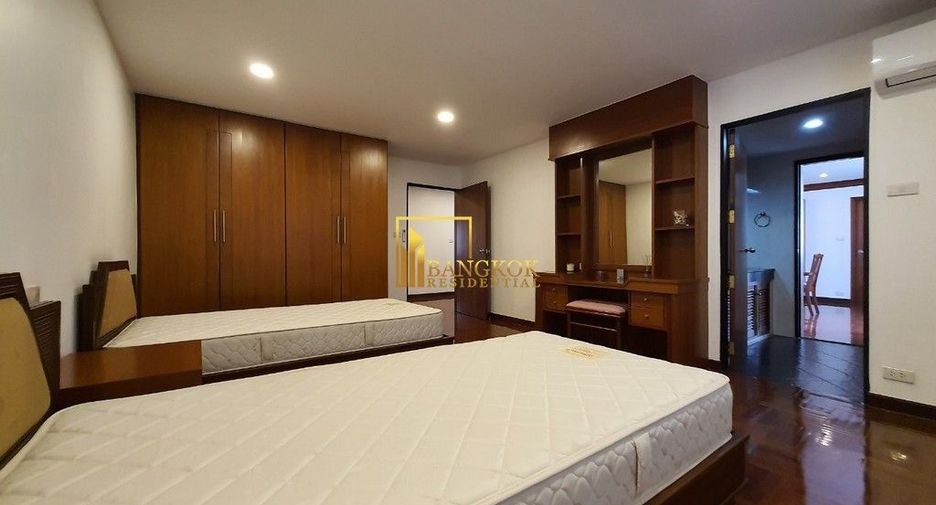 For rent 3 bedrooms apartment in Khlong Toei, Bangkok