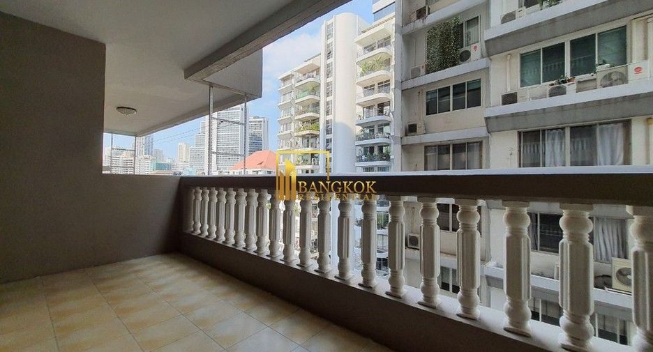 For rent 3 bedrooms apartment in Khlong Toei, Bangkok