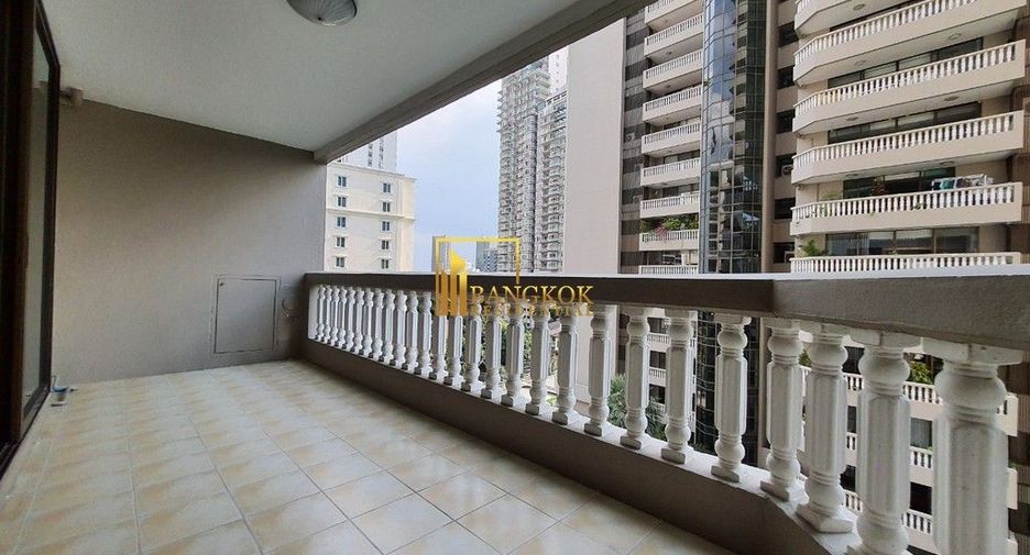 For rent 3 bedrooms apartment in Khlong Toei, Bangkok