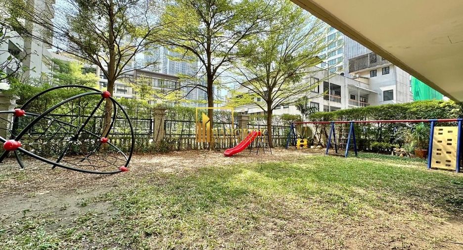 For rent 3 bedrooms apartment in Khlong Toei, Bangkok