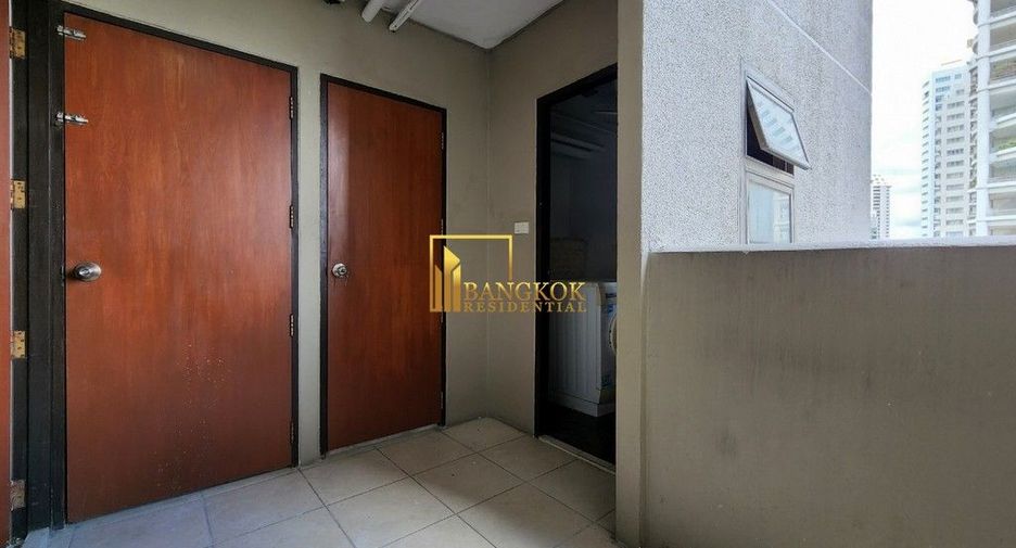 For rent 4 bedrooms apartment in Khlong Toei, Bangkok
