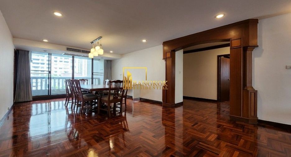 For rent 4 bedrooms apartment in Khlong Toei, Bangkok
