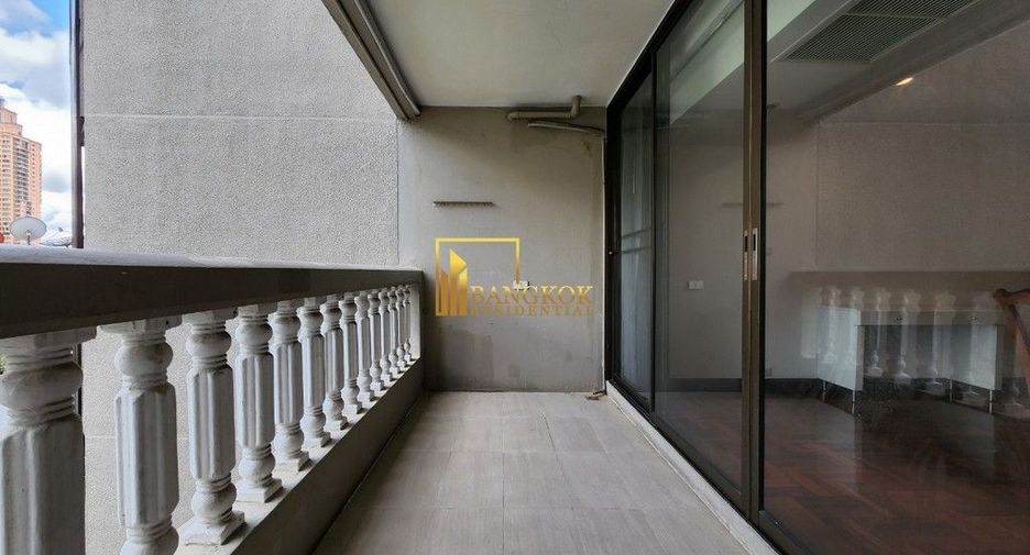 For rent 4 bedrooms apartment in Khlong Toei, Bangkok