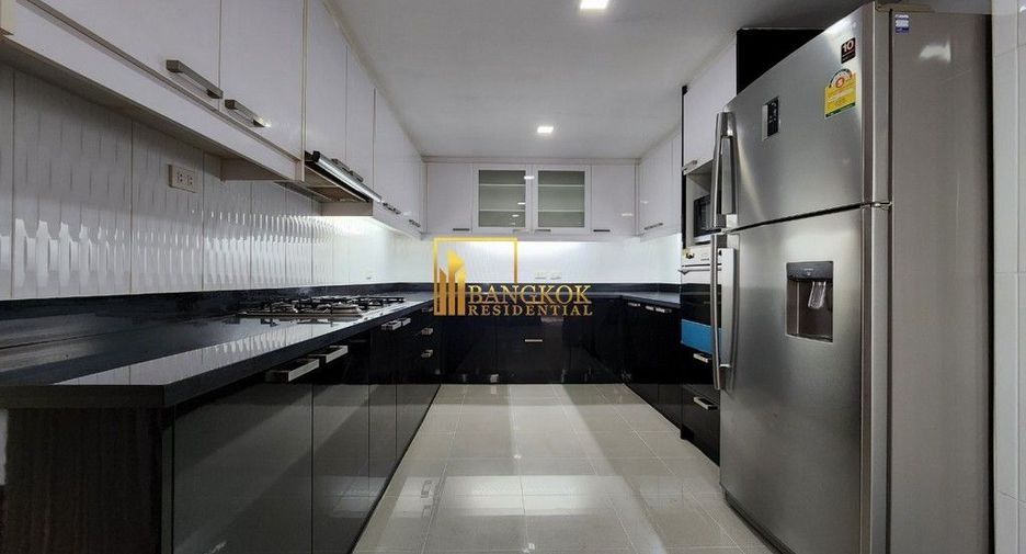 For rent 4 bedrooms apartment in Khlong Toei, Bangkok