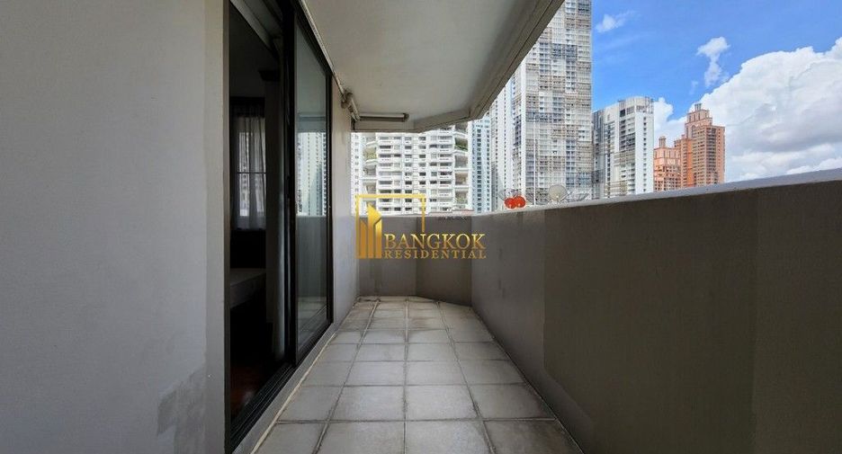 For rent 4 bedrooms apartment in Khlong Toei, Bangkok