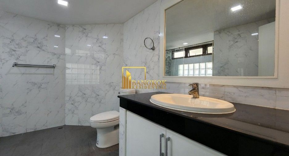 For rent 4 bedrooms apartment in Khlong Toei, Bangkok