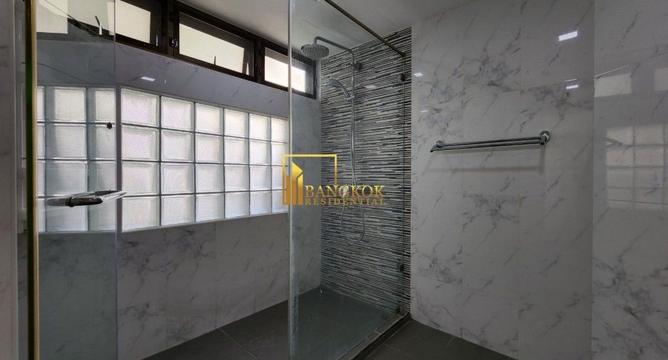For rent 4 bedrooms apartment in Khlong Toei, Bangkok