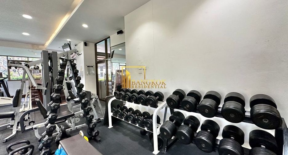 For rent 4 bedrooms apartment in Khlong Toei, Bangkok
