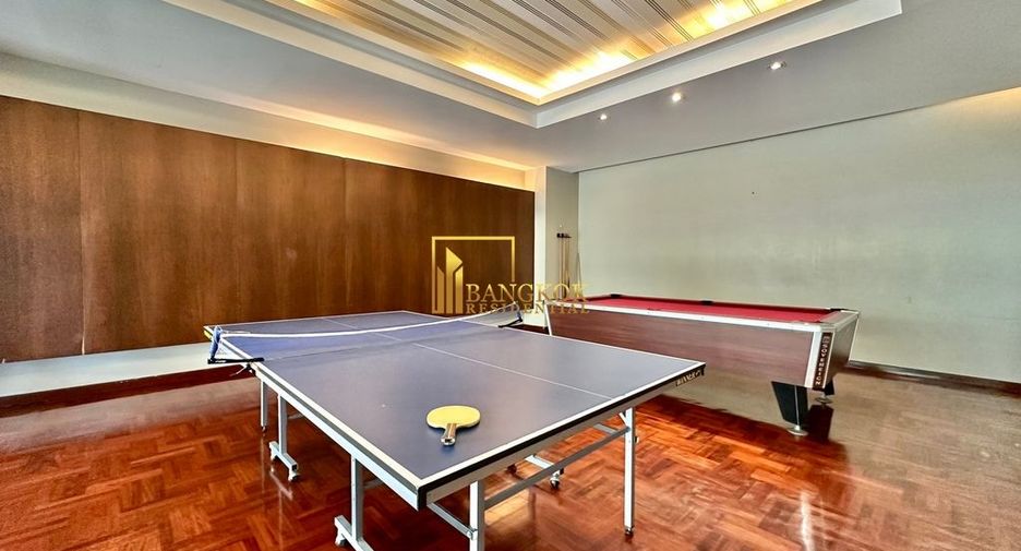 For rent 4 bedrooms apartment in Khlong Toei, Bangkok