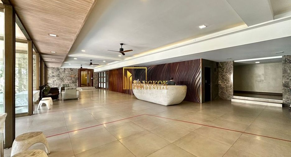 For rent 4 bedrooms apartment in Khlong Toei, Bangkok