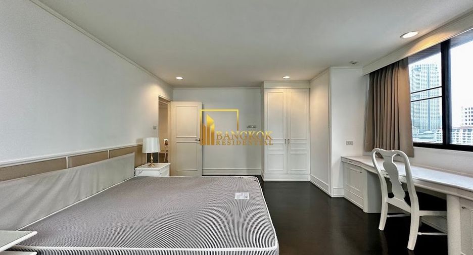 For rent 2 bedrooms condo in Sathon, Bangkok