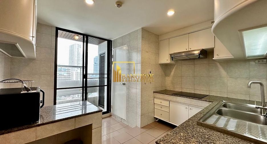 For rent 2 bedrooms condo in Sathon, Bangkok