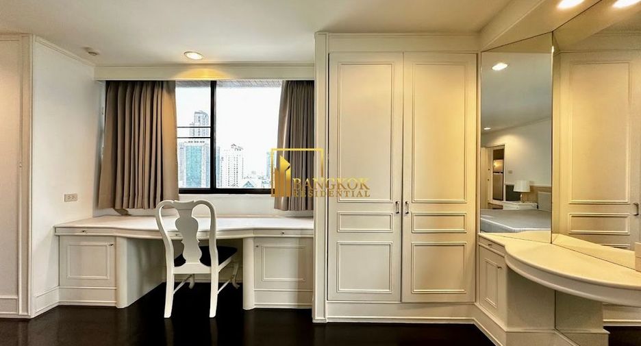 For rent 2 bedrooms condo in Sathon, Bangkok