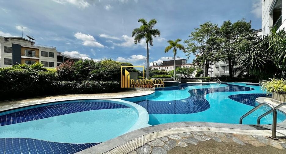 For rent 2 bedrooms condo in Sathon, Bangkok