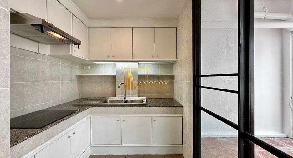 For rent 2 bedrooms apartment in Sathon, Bangkok