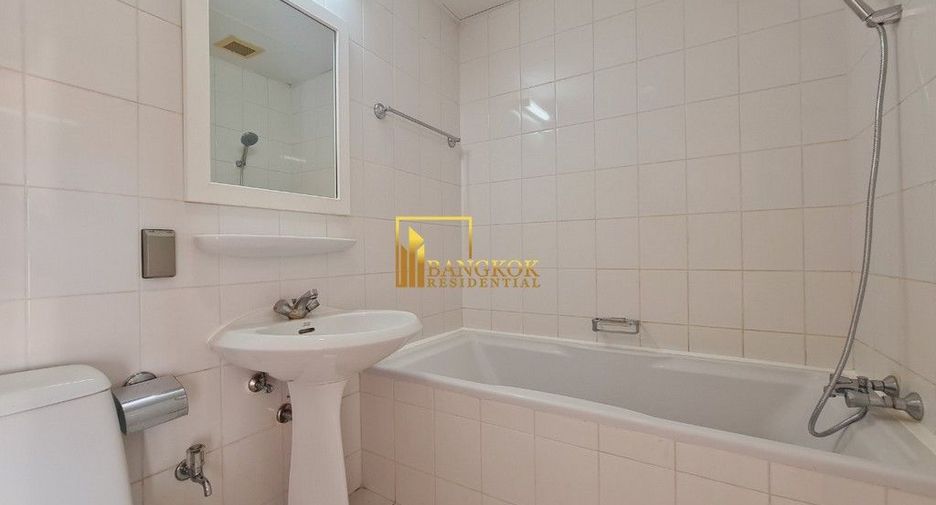 For rent 3 ベッドルーム apartment in Khlong Toei, Bangkok