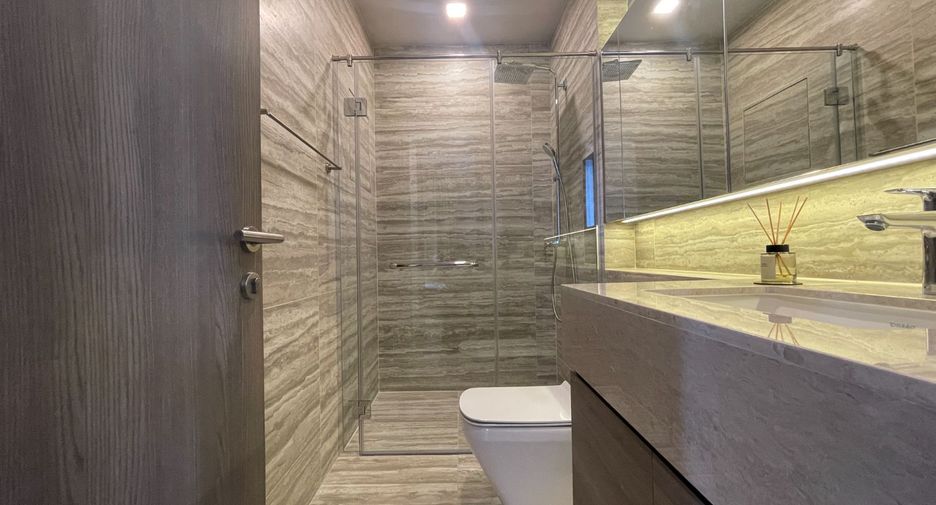 For rent 2 bedrooms condo in Khlong Toei, Bangkok