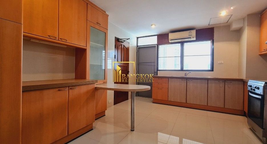 For rent 4 bedrooms apartment in Khlong Toei, Bangkok