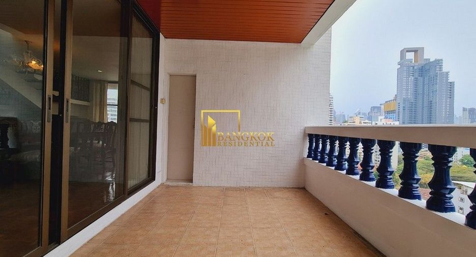 For rent 4 bedrooms apartment in Khlong Toei, Bangkok