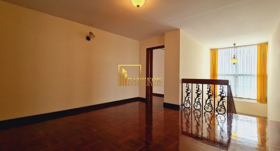 For rent 4 bedrooms apartment in Khlong Toei, Bangkok