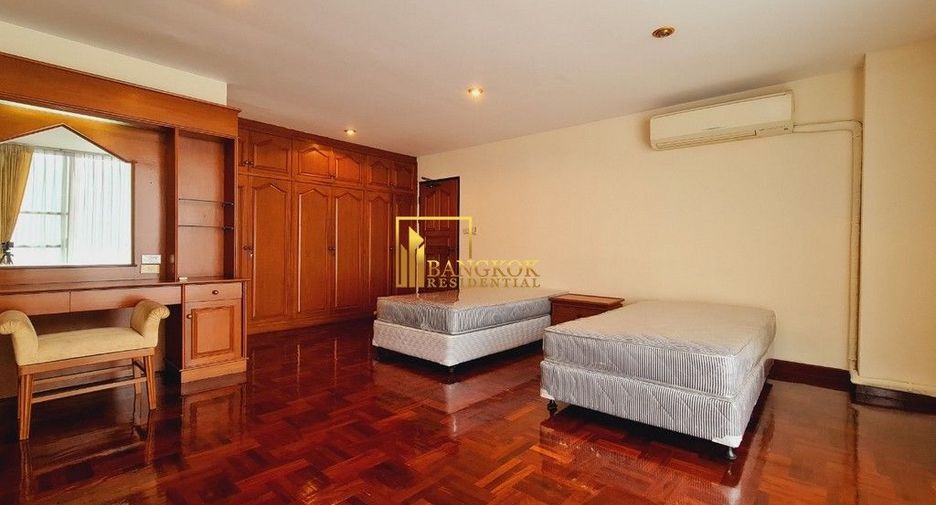 For rent 4 bedrooms apartment in Khlong Toei, Bangkok
