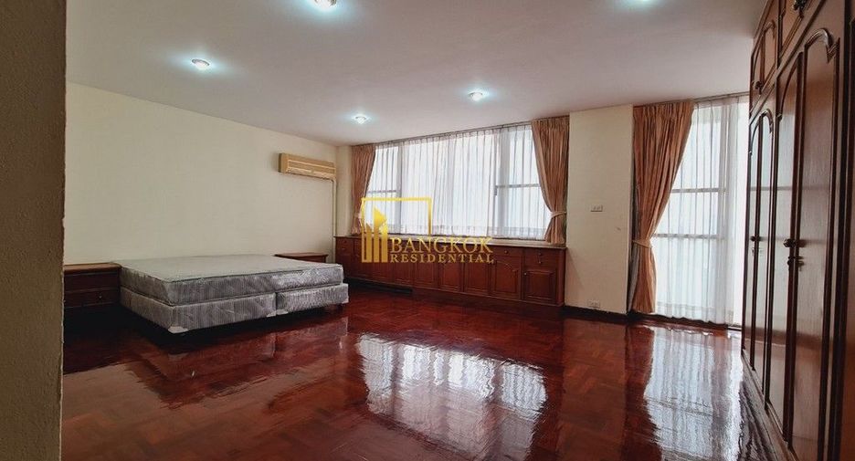 For rent 4 bedrooms apartment in Khlong Toei, Bangkok