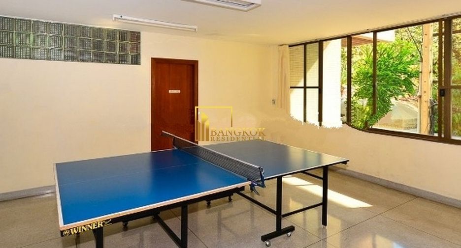 For rent 4 bedrooms apartment in Khlong Toei, Bangkok