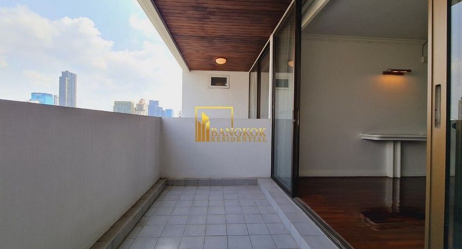 Condo en alquiler de 3 habitaciones en Watthana, Bangkok