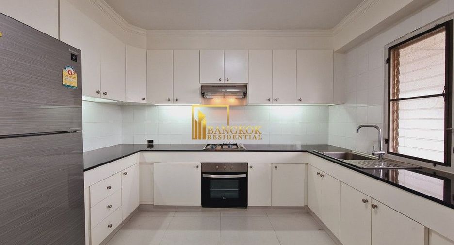 Condo en alquiler de 3 habitaciones en Watthana, Bangkok