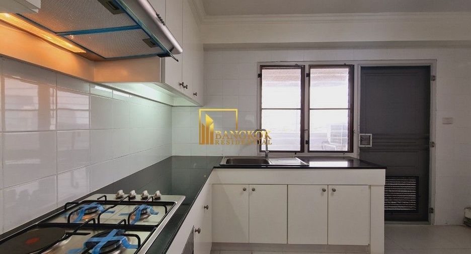Condo en alquiler de 3 habitaciones en Watthana, Bangkok