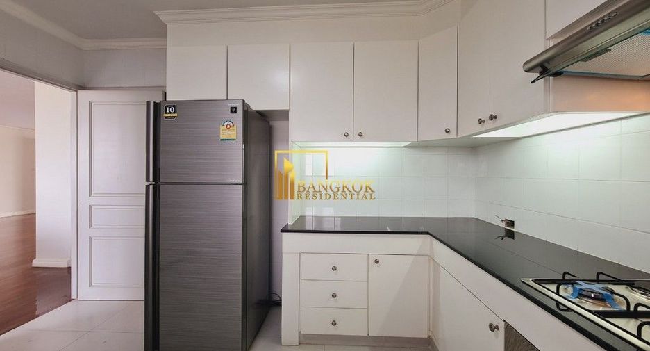 Condo en alquiler de 3 habitaciones en Watthana, Bangkok