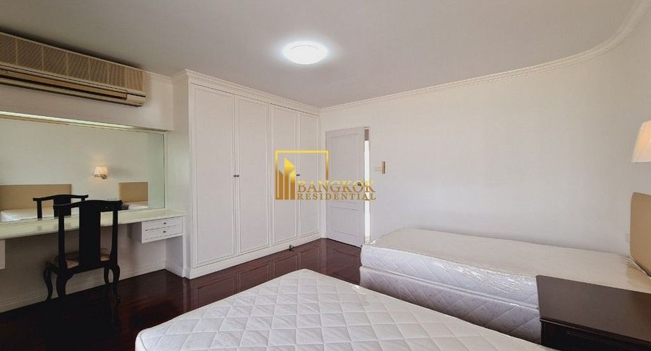 Condo en alquiler de 3 habitaciones en Watthana, Bangkok
