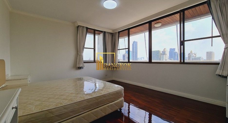 Condo en alquiler de 3 habitaciones en Watthana, Bangkok
