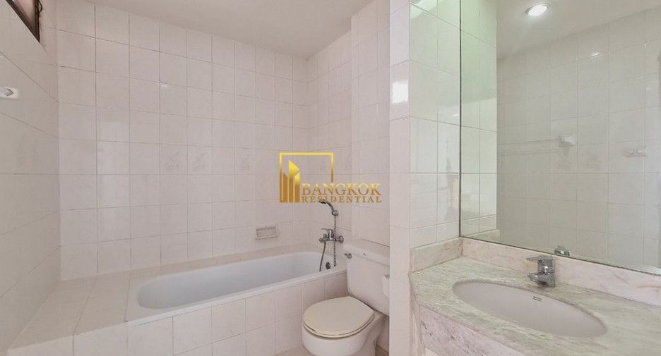 Condo en alquiler de 3 habitaciones en Watthana, Bangkok