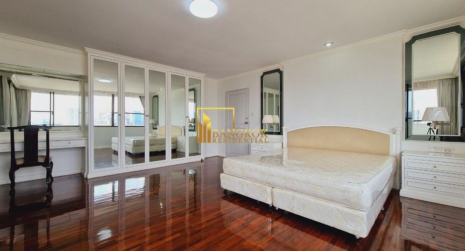 Condo en alquiler de 3 habitaciones en Watthana, Bangkok